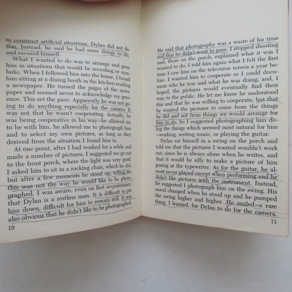 Bob Dylan by Daniel Kramer 1968 Vintage Music Biography Photo Paperback Book - Picture 9 of 15